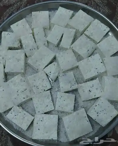 اجبان واللبان سمن زبده 18