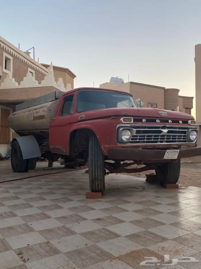 فورد لوري 0