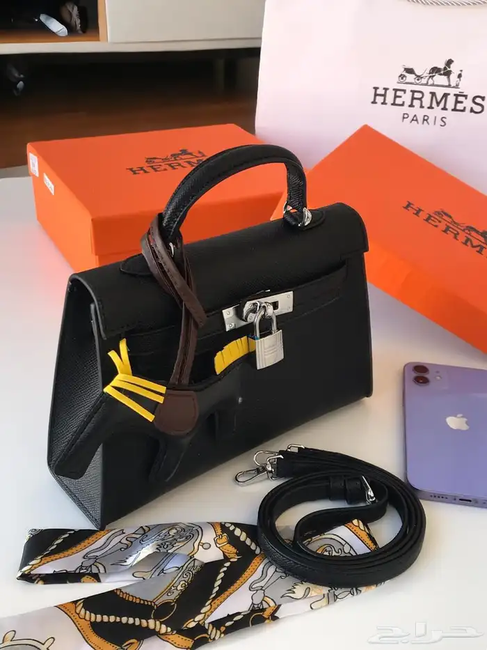 شنط هرمز بسعر مخفض 18