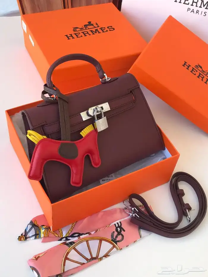 شنط هرمز بسعر مخفض 23