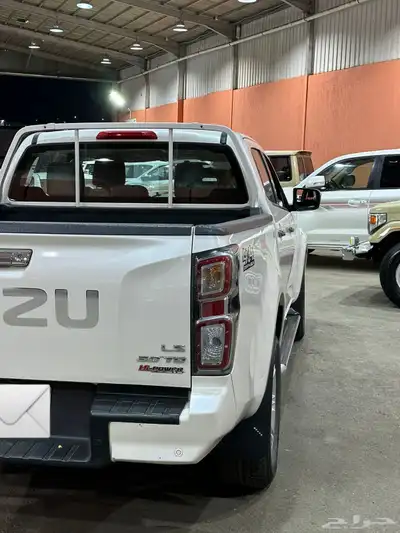 ايسوزو ديماكس LS فل كامل 2021 10