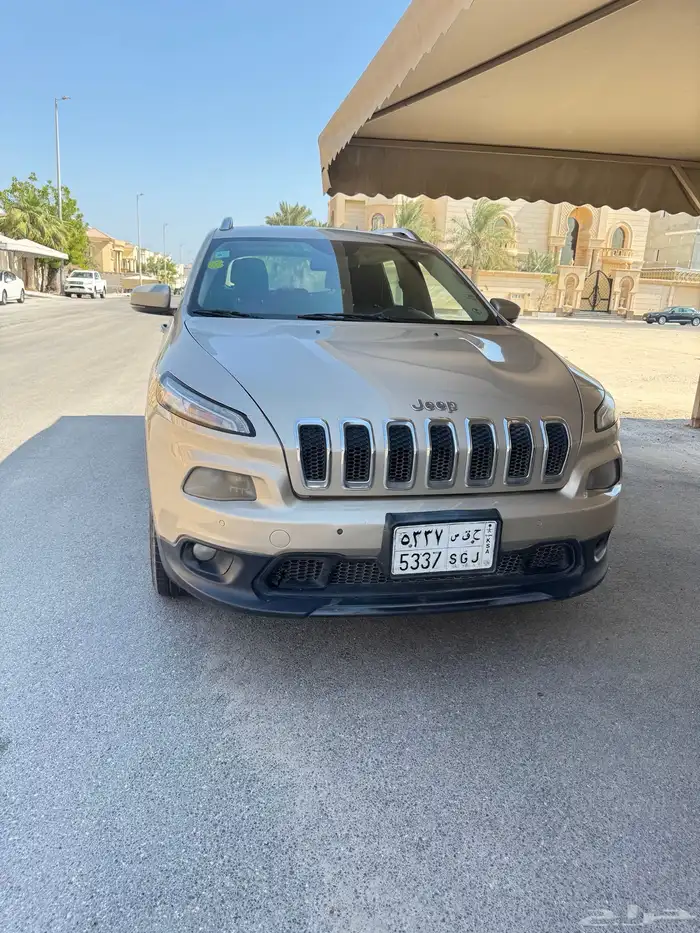 جيب شروكي 2.4 موديل 2014 0