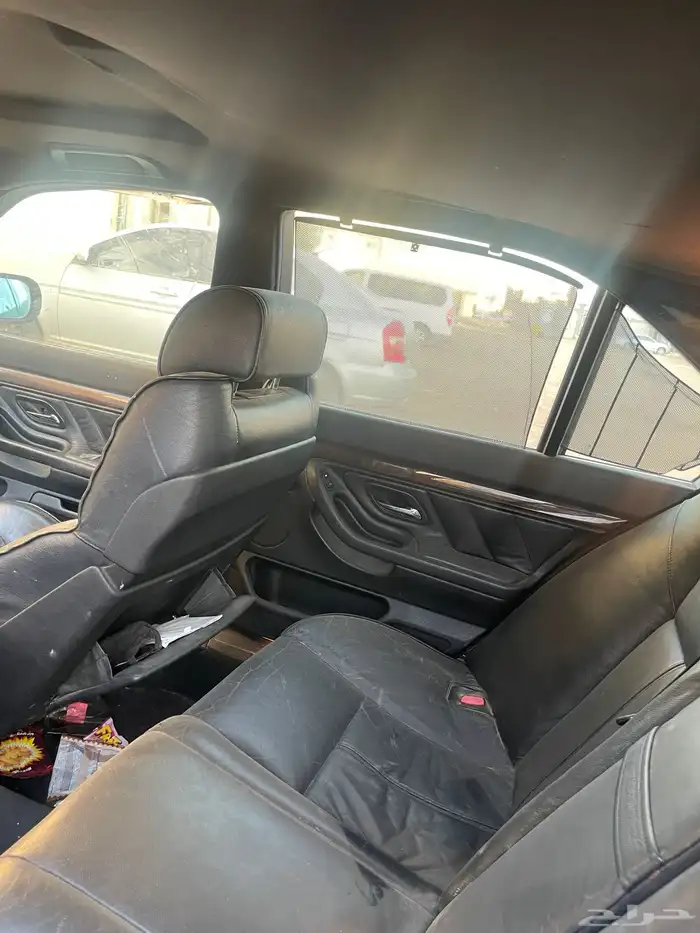للبيع BMW 2000li او قطع للتشليح 13