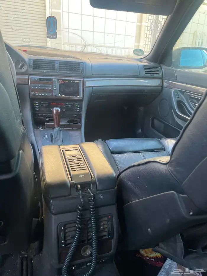 للبيع BMW 2000li او قطع للتشليح 7