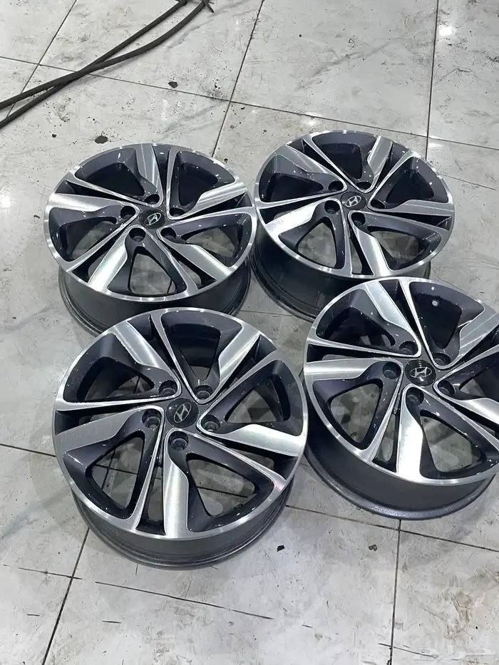 طقم جنواط الانترا 2016اصلي وكاله مقاس 17 0