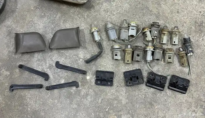 للبيع أغراض كامري 16