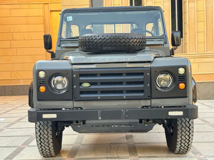 لاند روفر ديفندر 110 ديزل كلاسيك 9