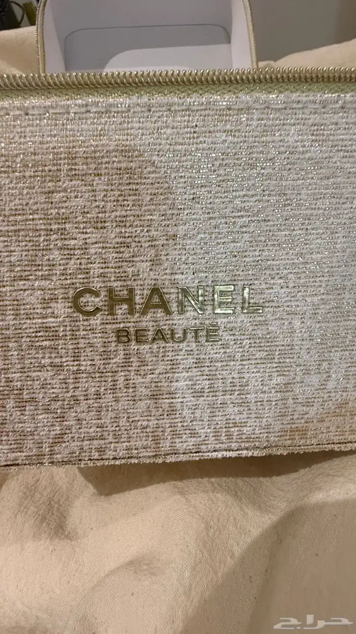chanel beige make up box بوكس ميكب شانيل باللون البيج 4