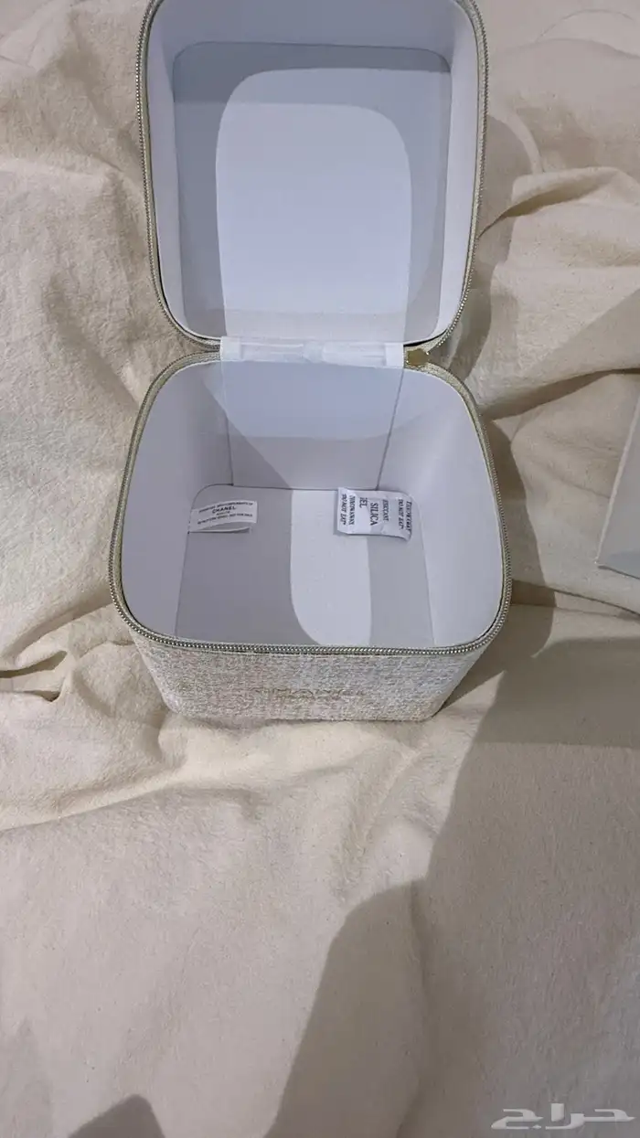 chanel beige make up box بوكس ميكب شانيل باللون البيج 3
