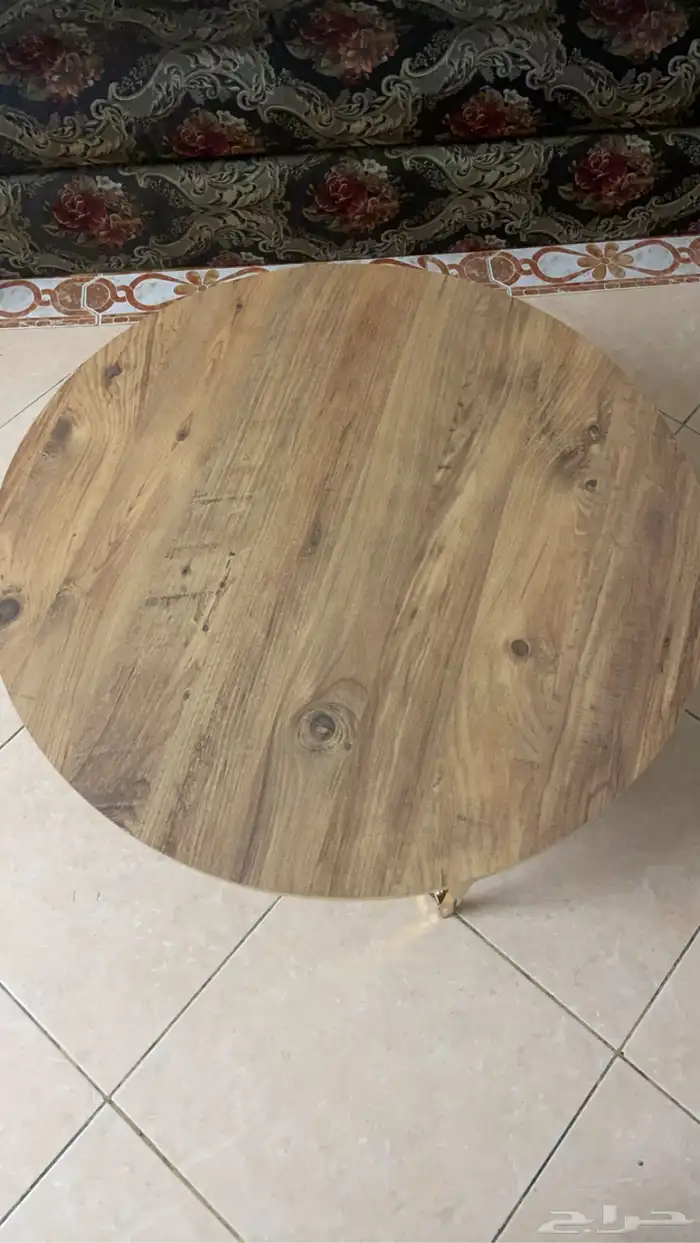 طاوله للبيع الوزيريه 3