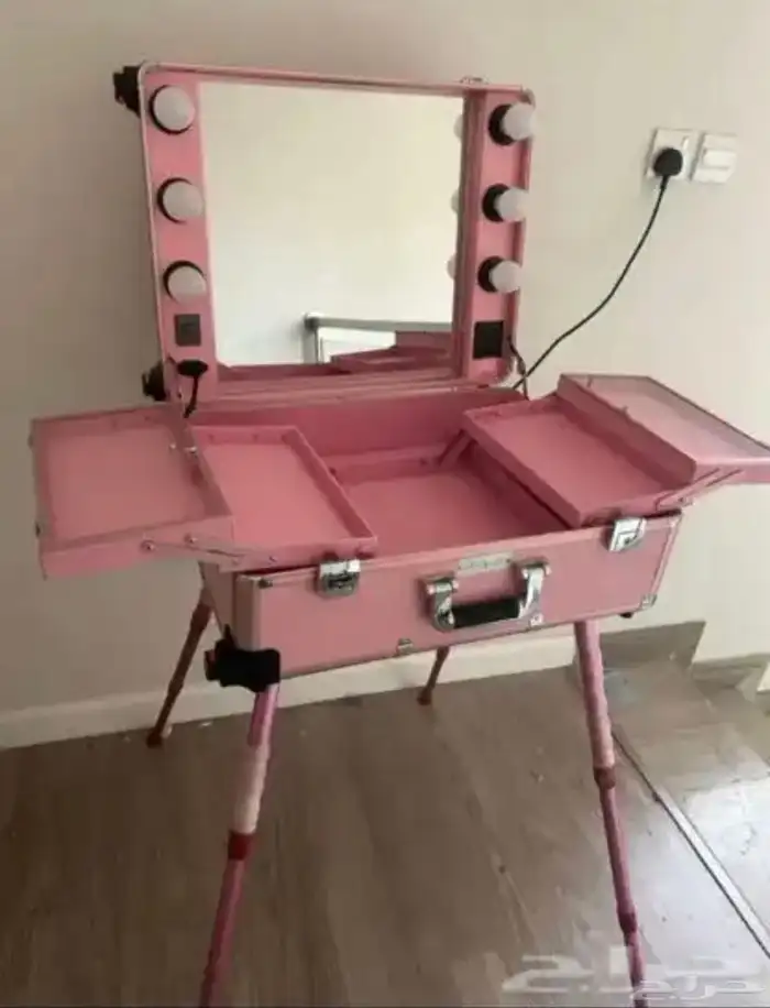 شنطة ميك اب مانقله 0