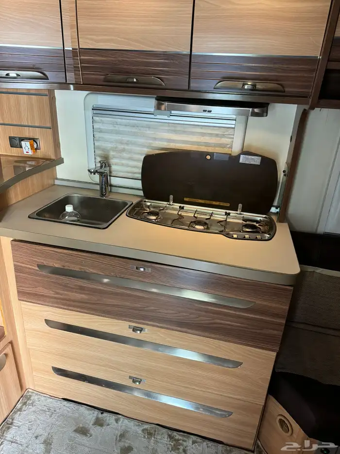 للإيجار تاجيركرفانات امريكية ودورات مياه متنقله 25