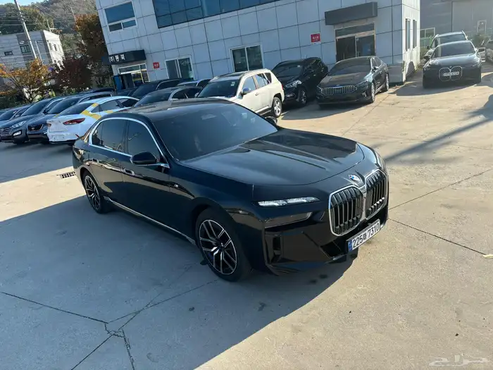 BMW 740D   2023 xDrive M sports  الفئة السابعة 1