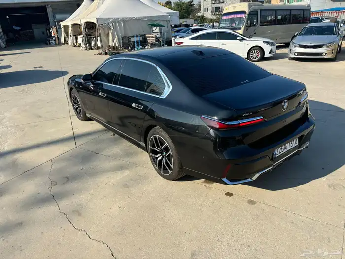 BMW 740D   2023 xDrive M sports  الفئة السابعة 5