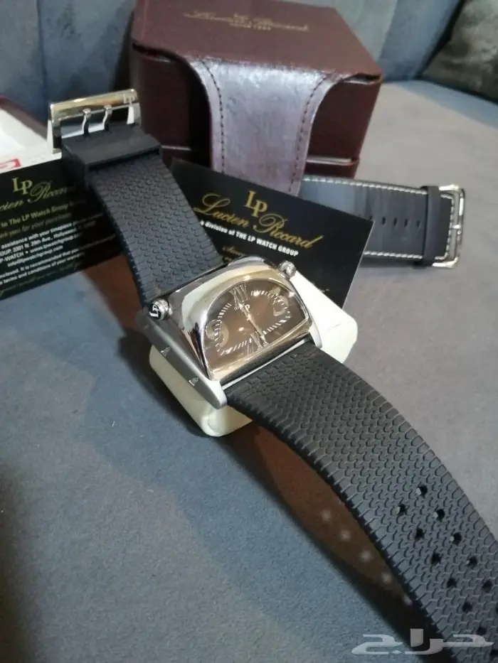 ساعة ماركة Lucien Piccard 1