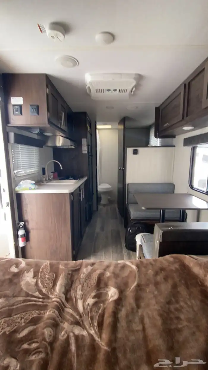 للإيجار تاجيركرفانات امريكية ودورات مياه متنقله 23