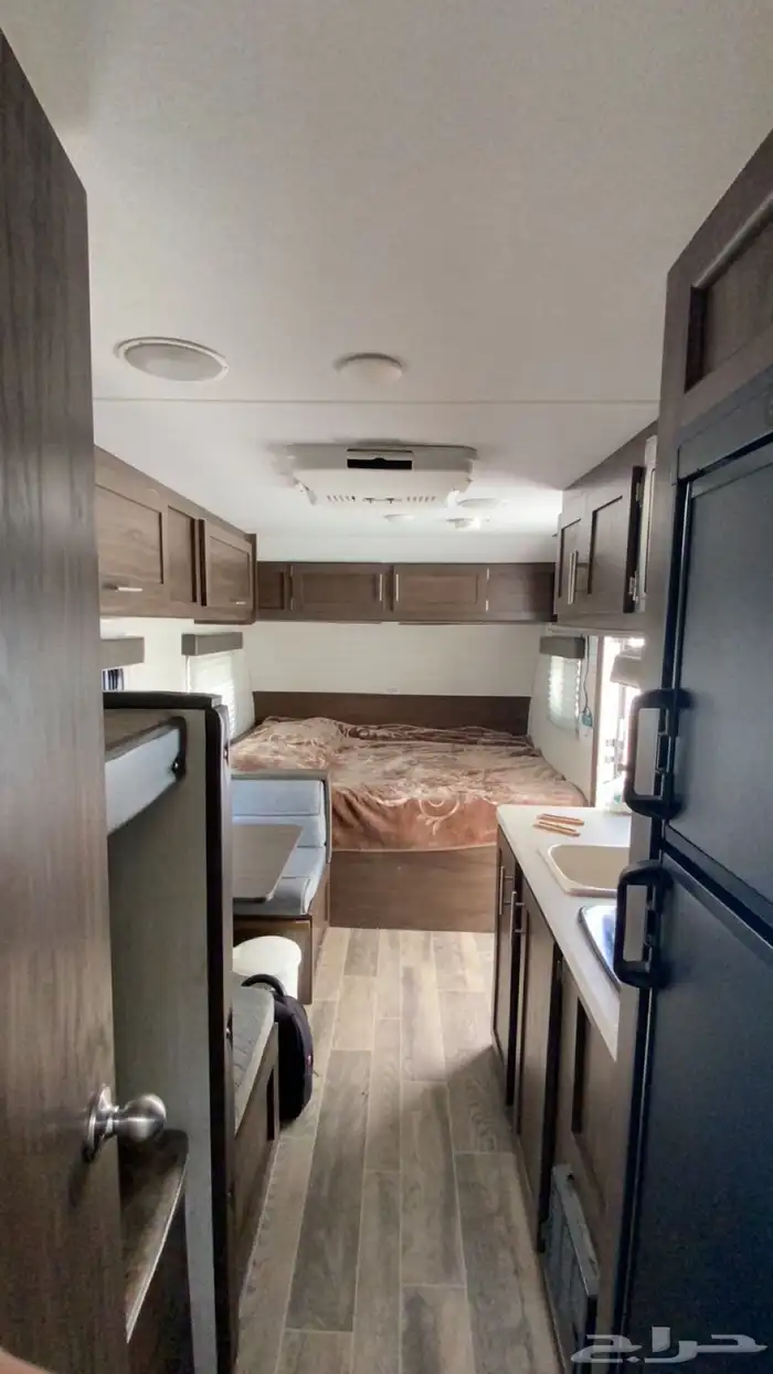 للإيجار تاجيركرفانات امريكية ودورات مياه متنقله 20