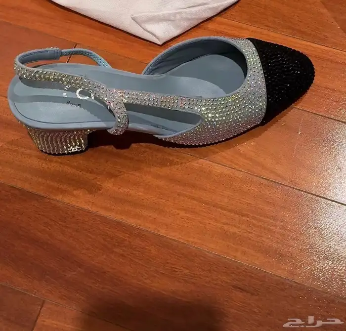 للبيع كعب شانيل مقاس 36 0