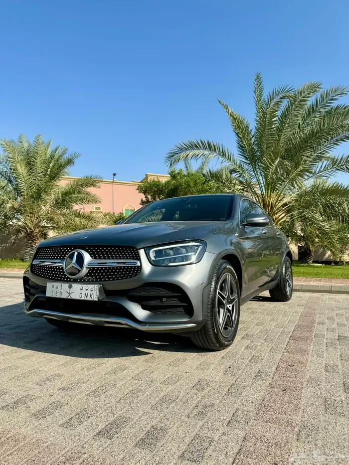 للبيع مرسيدس GLC 200 كالجديد 4