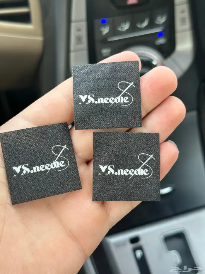 طباعة ليبل قماش للعبايات لوقو جلد بكجات عبايات 7