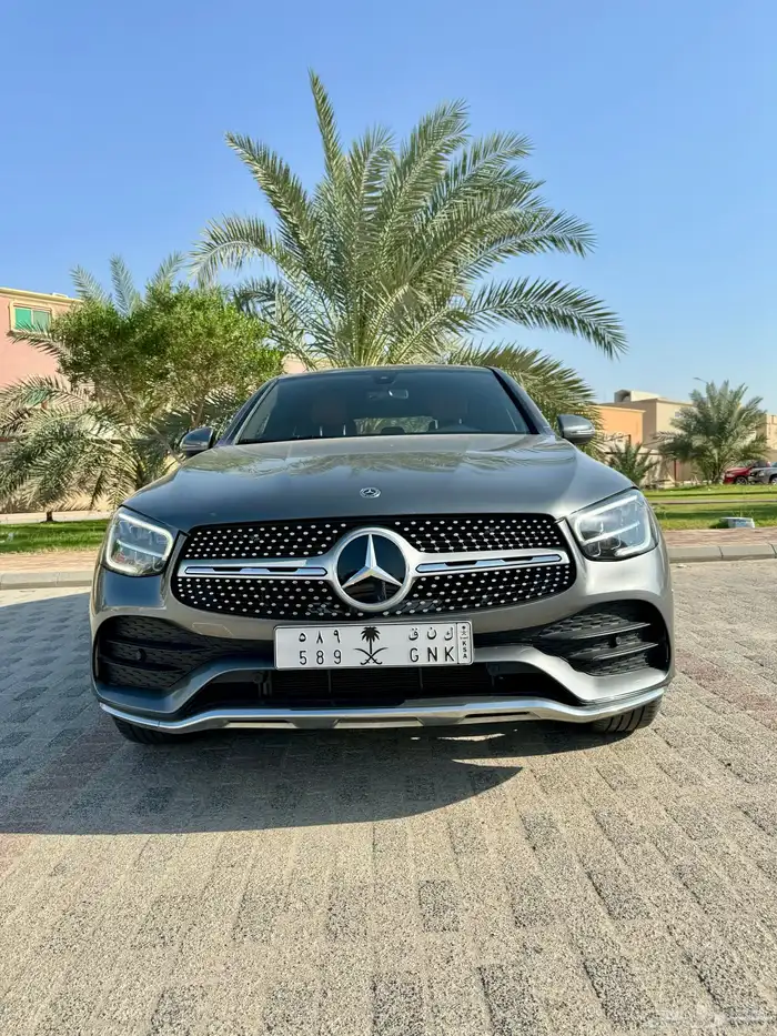 للبيع مرسيدس GLC 200 كالجديد 1