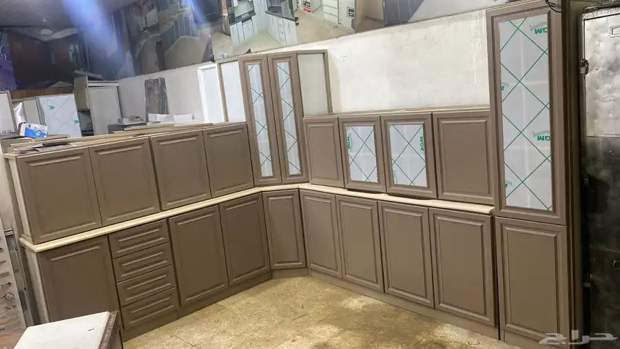 دولاب مطبخ صاج 7 مترجاهزمع دولاب بتوغاز سطحي ودولاب ميكرويف 6