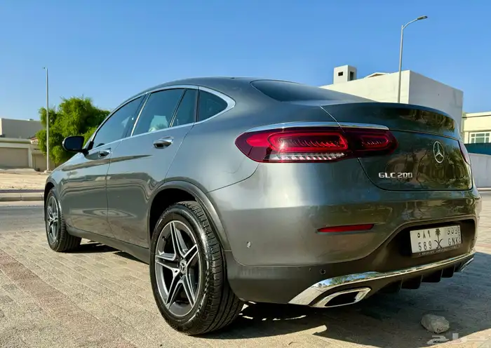 للبيع مرسيدس GLC 200 كالجديد 9