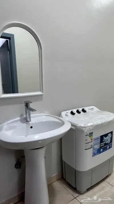 عمارة للايجار شرق الرياض مساحة 900 7