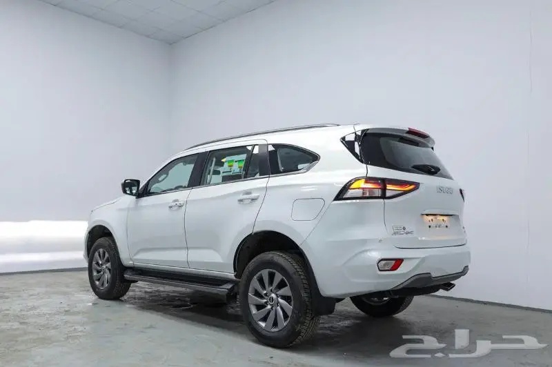 ايسوزو ام يو اكس 4X4 3.0 فل 2024 كاش او تقسيط 0