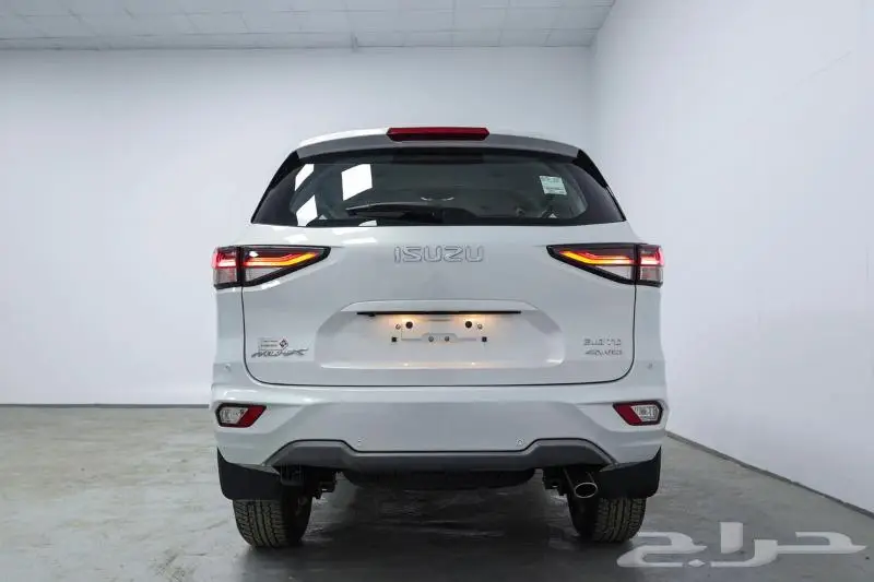 ايسوزو ام يو اكس 4X4 3.0 فل 2024 كاش او تقسيط 4