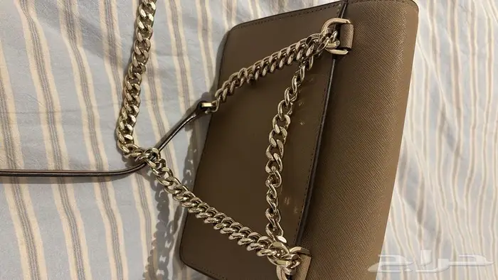 شنطة دكني اصلية مستعملة ابغاها ب100 1