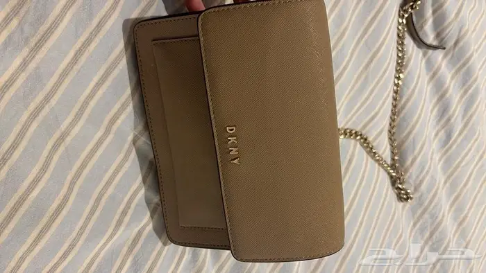 شنطة دكني اصلية مستعملة ابغاها ب100 2