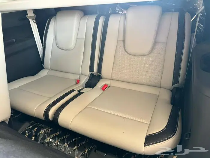 تنجيد سياره نيسان إكس تريل 2024 مع تركيب شاشات أمامية وخلفيه 10