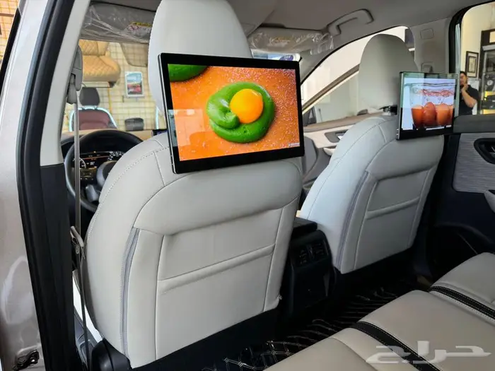 تنجيد سياره نيسان إكس تريل 2024 مع تركيب شاشات أمامية وخلفيه 14