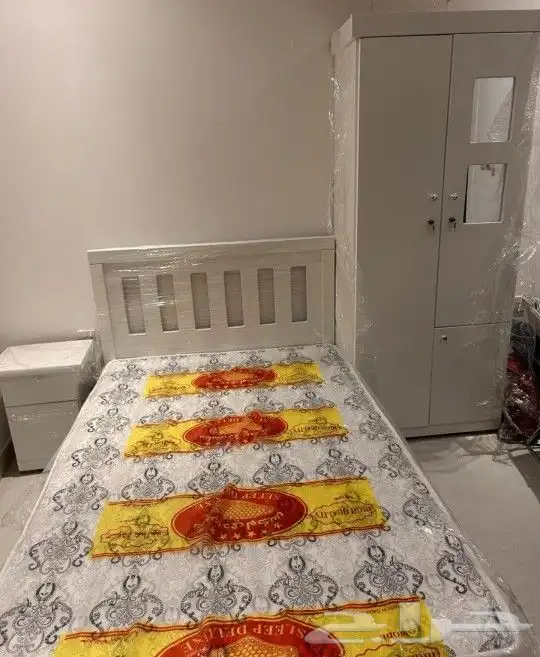 متوفر لدينا مراتب طبيه ممتاز مقاس 180 200  ومقاس 200 200  و 3