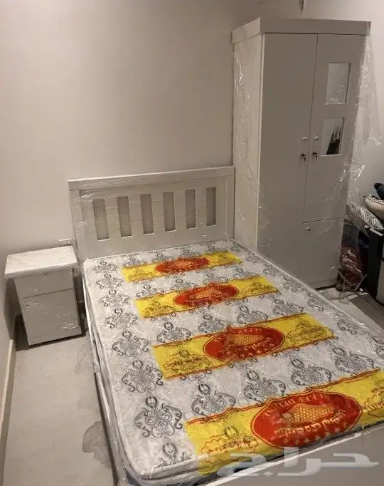 متوفر لدينا مراتب طبيه ممتاز مقاس 180 200  ومقاس 200 200  و 4