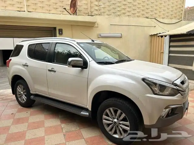 جيب ايسوزو دبل موديل 2020 فل كامل عداد 64 ألف 0