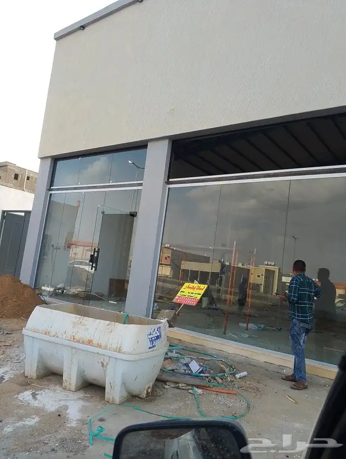 فني زجاج سكريت 2