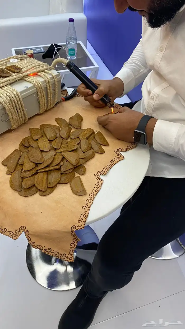 كتابة على العود 0