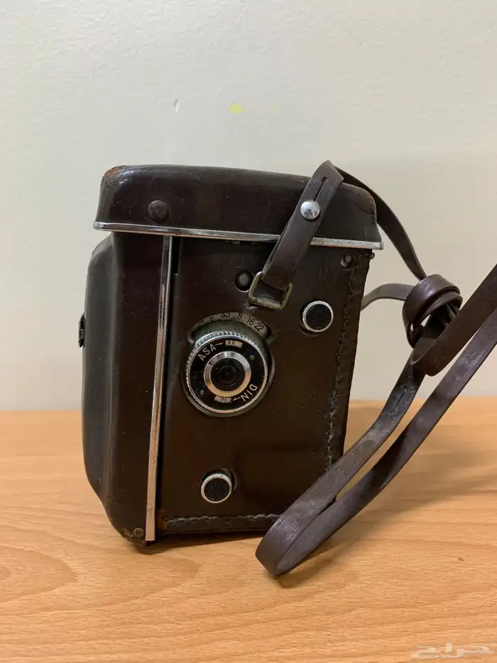 كاميرا قديمة YASHICA 1