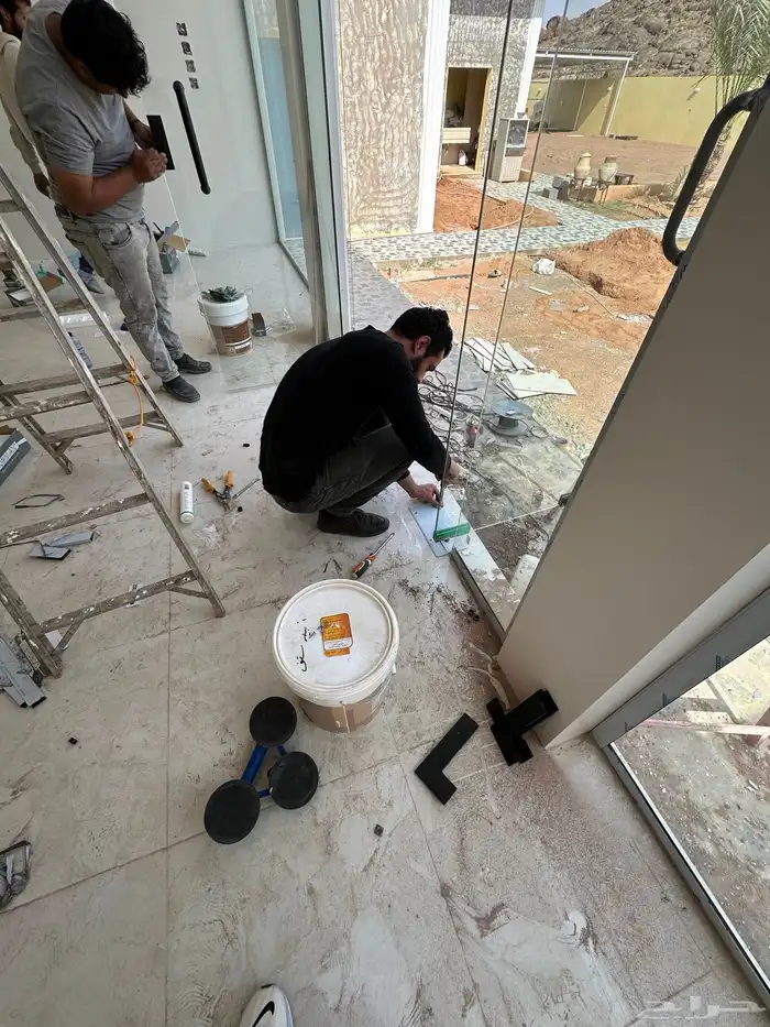 زجاج سكريت بجميع اعماله 33