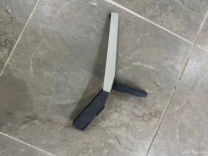 شاشه سوني يوجود معه ريموت اصلي 55 بوصه منكسره 0