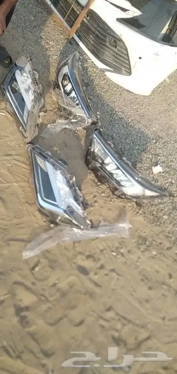 يوجد لدينا جمع انواع الصدمات وشمعات ورفارف وابواب وكبابيت ل 1