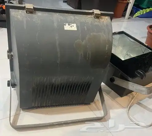 كشاف اضاءة حجم كبير قديم مستعمل عدد 2 3