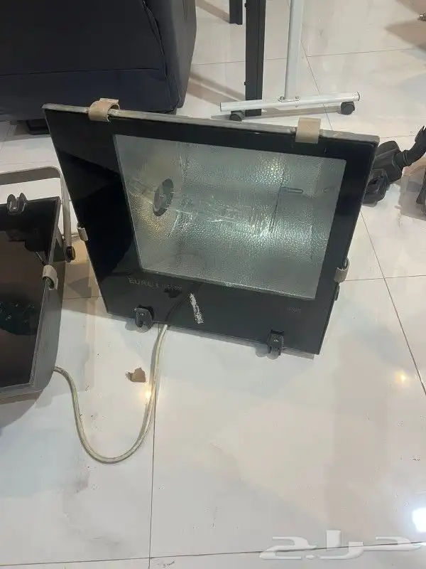 كشاف اضاءة حجم كبير قديم مستعمل عدد 2 1