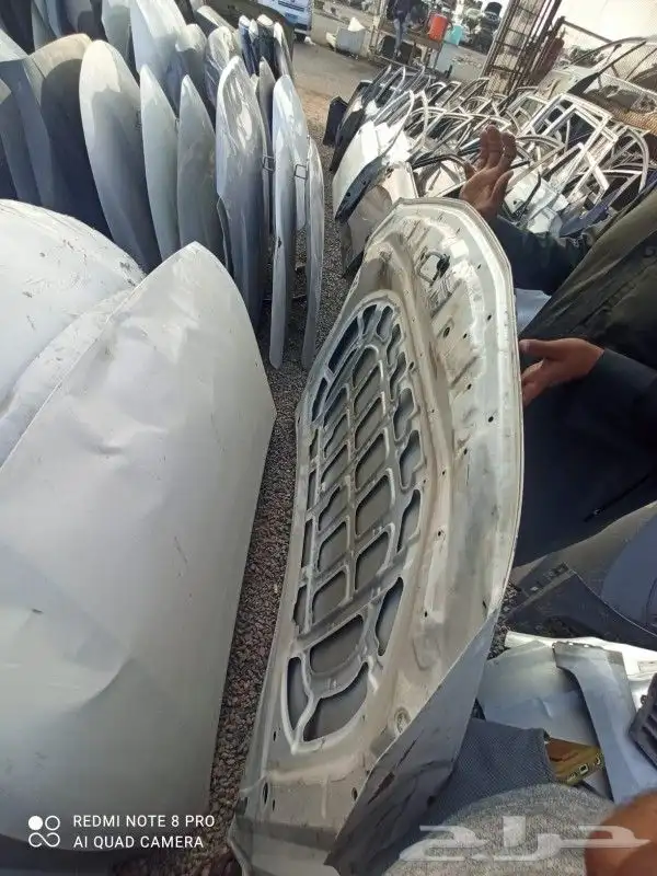 يوجد لدينا جمع انواع الصدمات وشمعات ورفارف وابواب وكبابيت ل 7