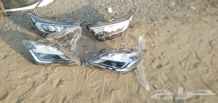 يوجد لدينا جمع انواع الصدمات وشمعات ورفارف وابواب وكبابيت ل 3