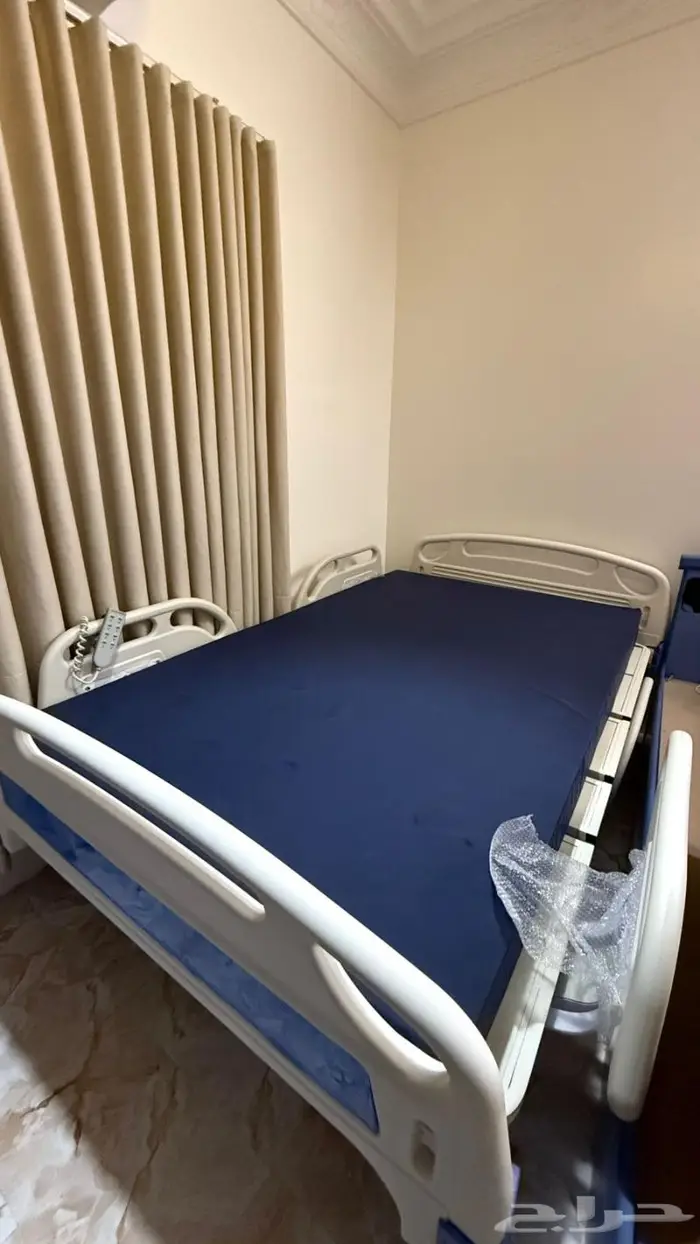 سرير طبي كهربائي بحالة الجديد 1