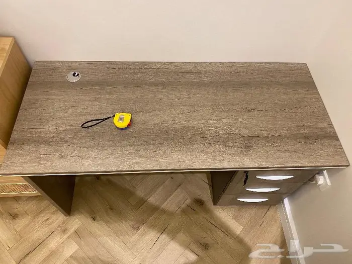 طاولة مكتب 0