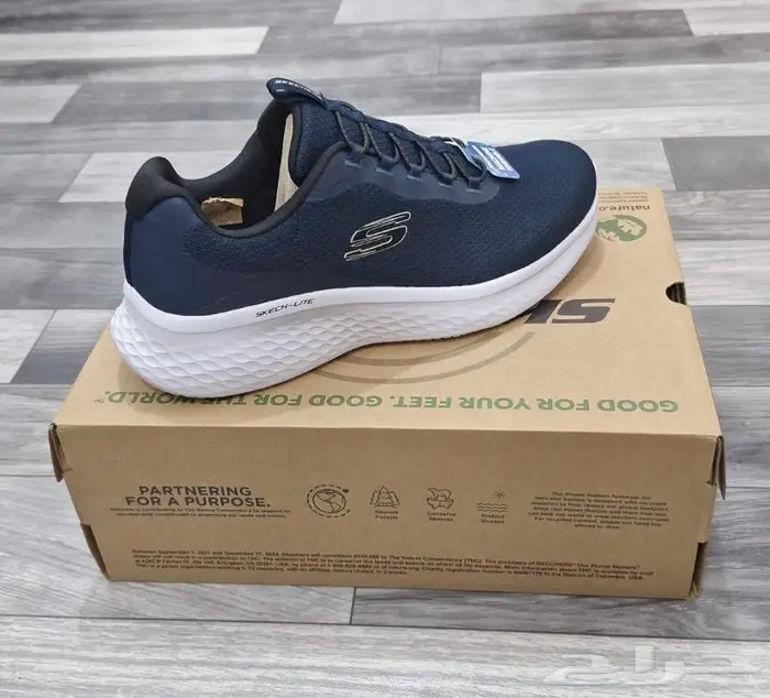 أحذية سكيتشرز أوريجينال رجالي ونسائي 18